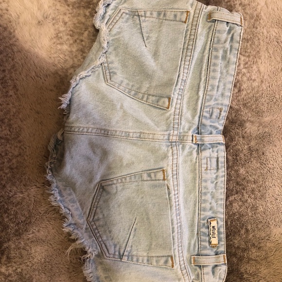 Brandy Melville short shorts denim - Picture 3 of 4